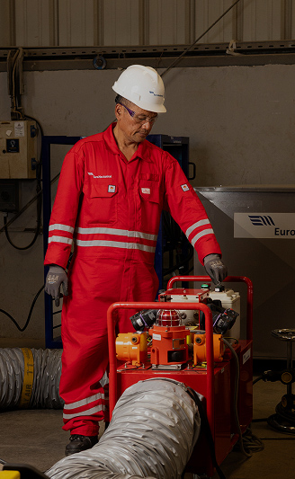Services team from pressurised habitats