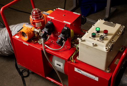 Portable gas monitoring devices